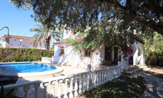 Sale - Villa -
Orihuela Costa - Cabo Roig