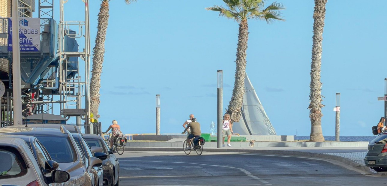 Sale - Apartment / flat -
Torrevieja - Estacion de autobuses