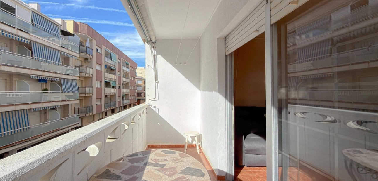 Sale - Apartment / flat -
Torrevieja - Estacion de autobuses