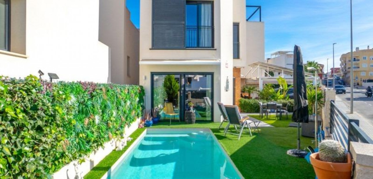 Sale - Villa -
Benijofar - Pueblo 4