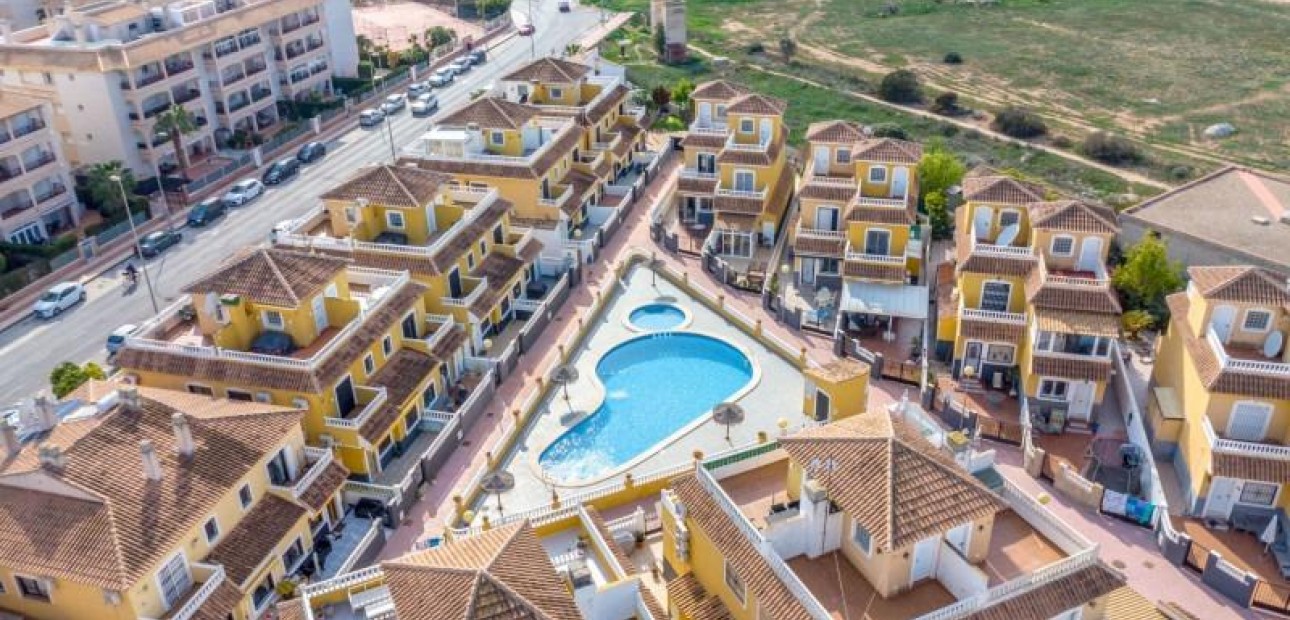 Sale - Duplex -
Orihuela Costa - La Chismosa