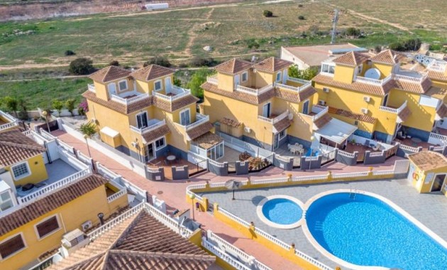 Sale - Duplex -
Orihuela Costa - La Chismosa