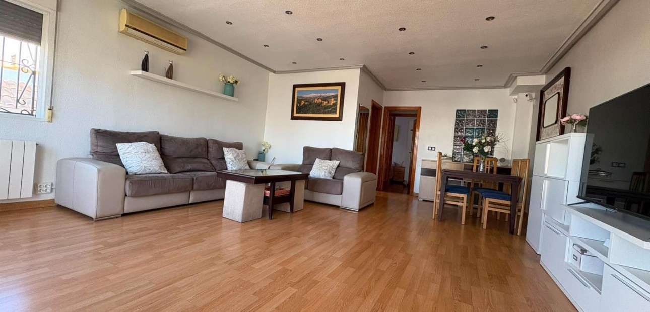 Sale - Apartment / flat -
Orihuela Costa - Los Altos