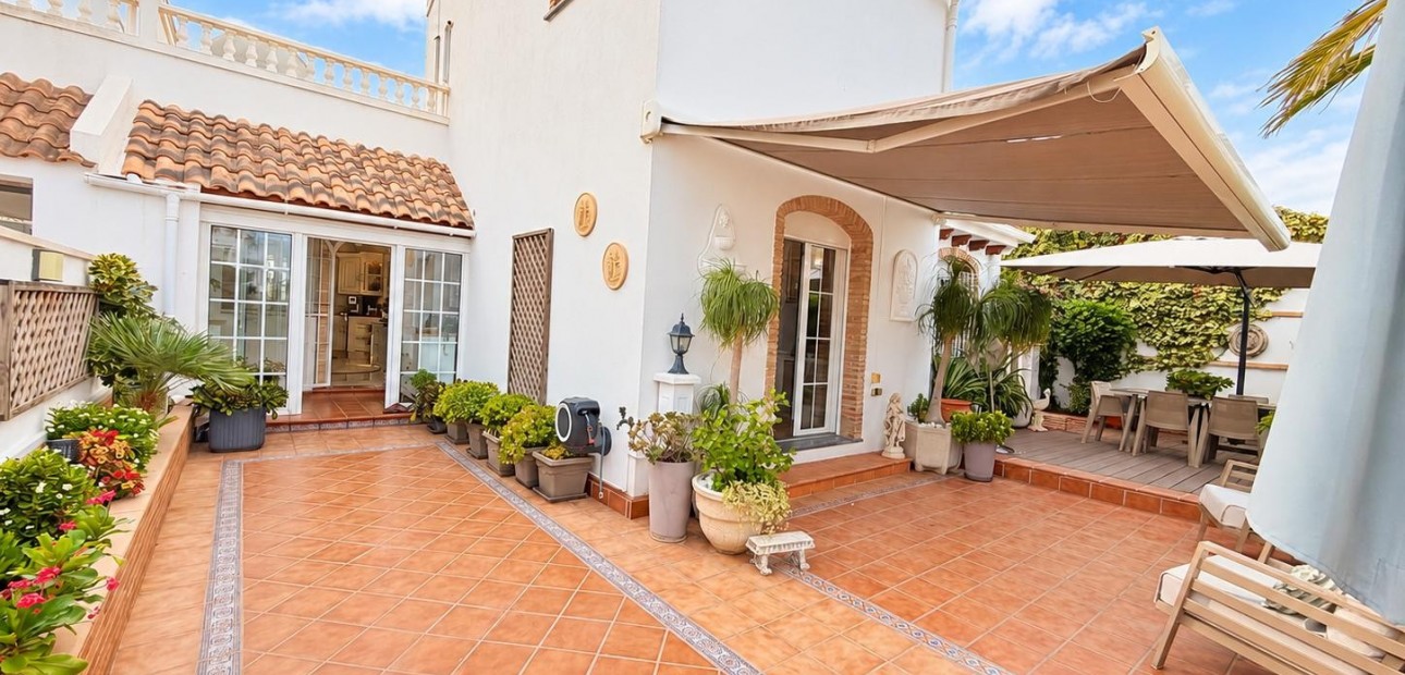 Sale - Detached Villa -
Orihuela Costa - Lomas de Cabo Roig
