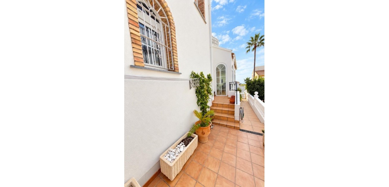 Sale - Detached Villa -
Orihuela Costa - Lomas de Cabo Roig