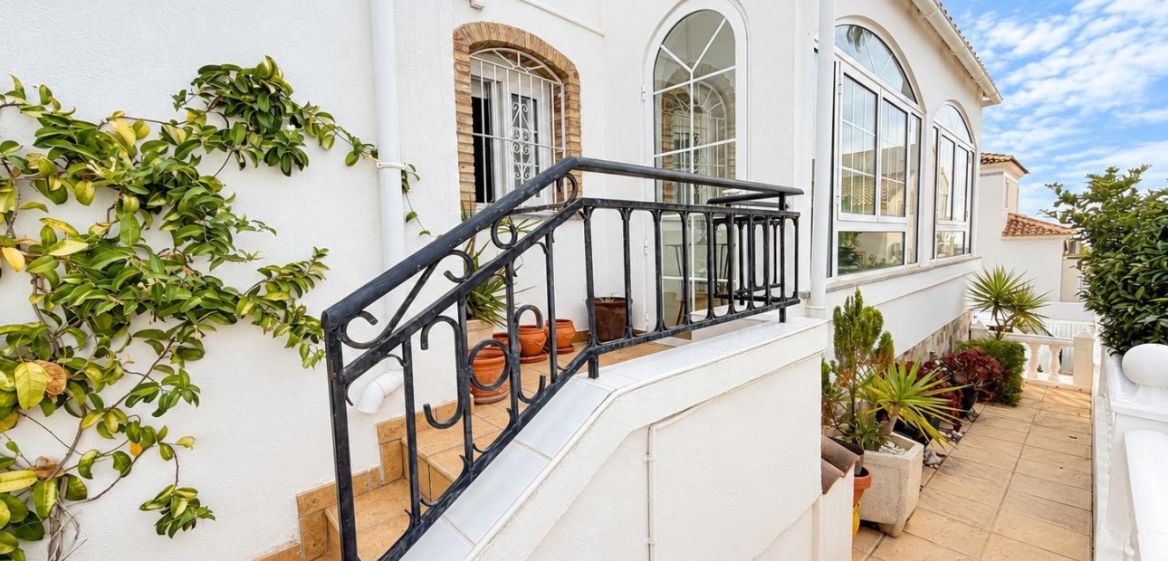 Sale - Detached Villa -
Orihuela Costa - Lomas de Cabo Roig