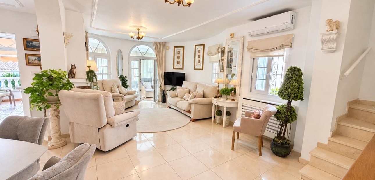 Sale - Detached Villa -
Orihuela Costa - Lomas de Cabo Roig