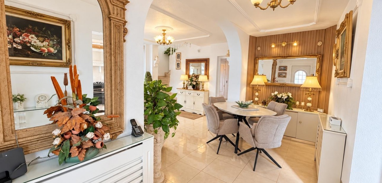 Sale - Detached Villa -
Orihuela Costa - Lomas de Cabo Roig