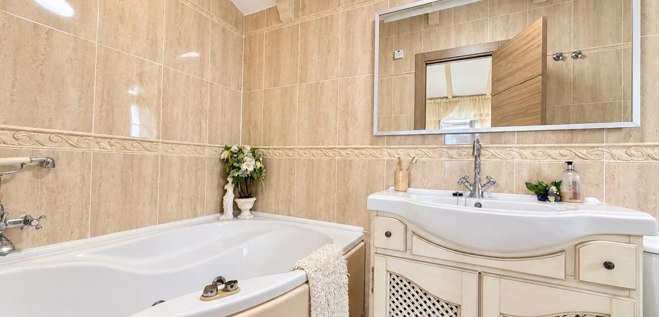Sale - Detached Villa -
Orihuela Costa - Lomas de Cabo Roig