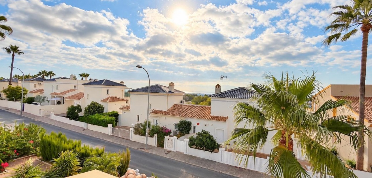 Sale - Detached Villa -
Orihuela Costa - Lomas de Cabo Roig