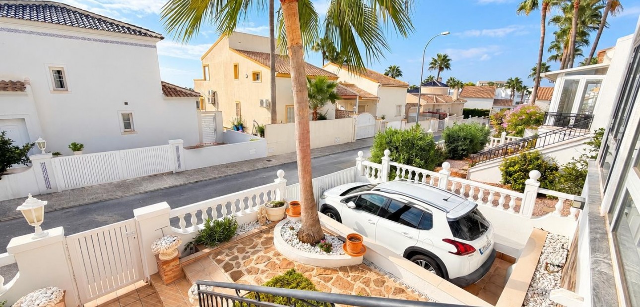 Sale - Detached Villa -
Orihuela Costa - Lomas de Cabo Roig