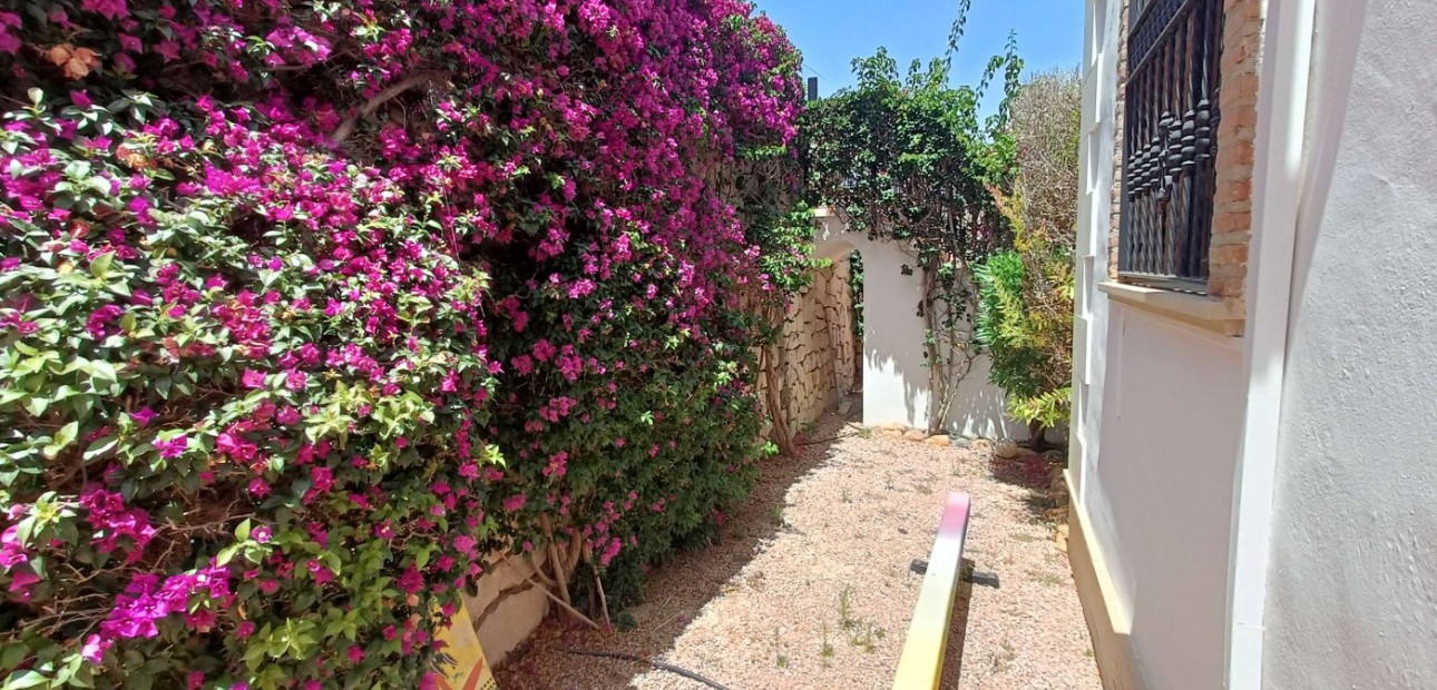 Sale - Semi Detached Villa -
Algorfa - La Finca Golf Resort