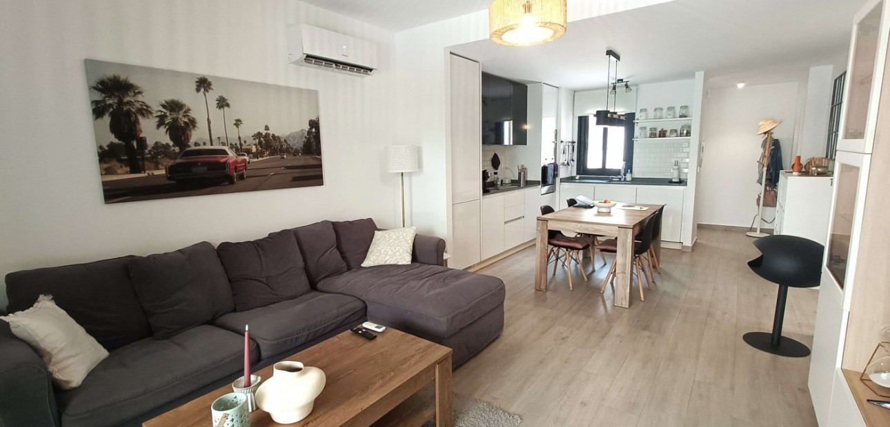 Sale - Apartment / flat -
San Miguel de Salinas - Las Comunicaciones