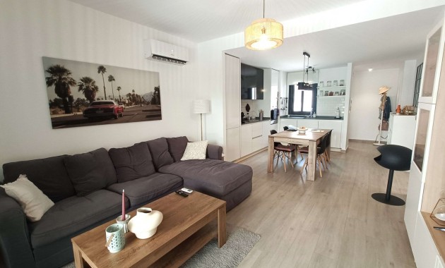 Sale - Apartment / flat -
San Miguel de Salinas - Las Comunicaciones