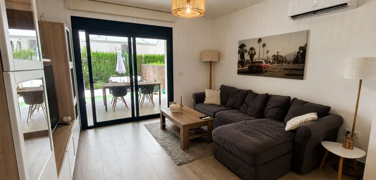 Sale - Apartment / flat -
San Miguel de Salinas - Las Comunicaciones