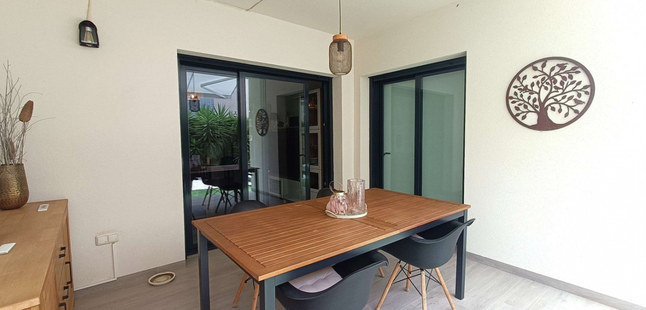 Sale - Apartment / flat -
San Miguel de Salinas - Las Comunicaciones