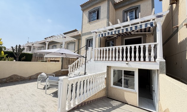 Sale - Detached Villa -
Orihuela Costa - Villamartin