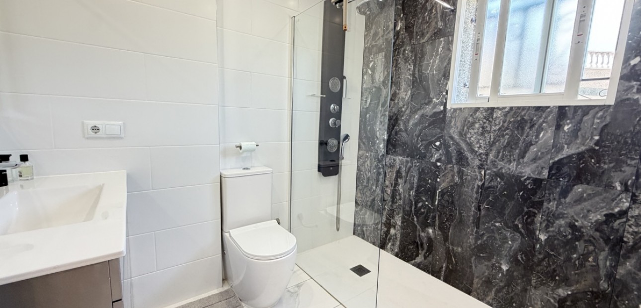 Sale - Detached Villa -
Orihuela Costa - Villamartin