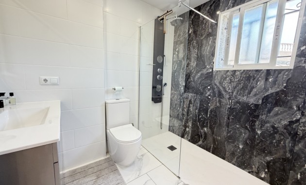 Sale - Detached Villa -
Orihuela Costa - Villamartin