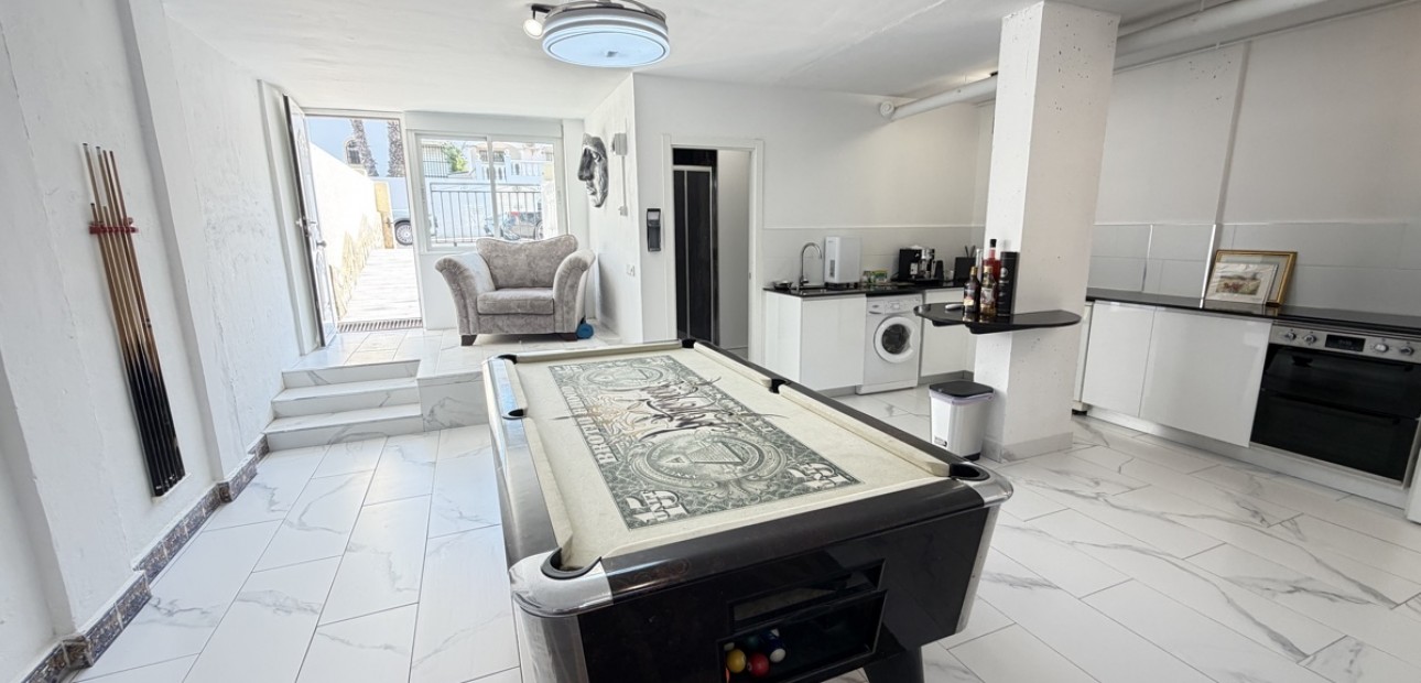Sale - Detached Villa -
Orihuela Costa - Villamartin