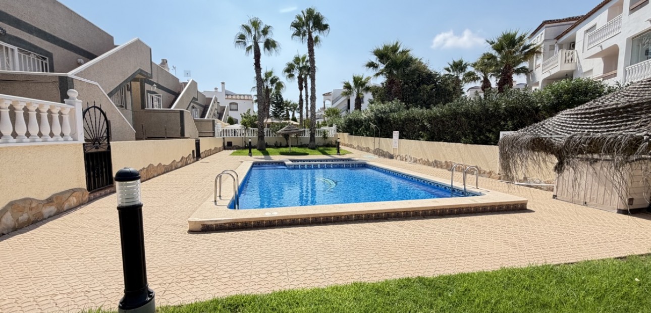 Sale - Detached Villa -
Orihuela Costa - Villamartin