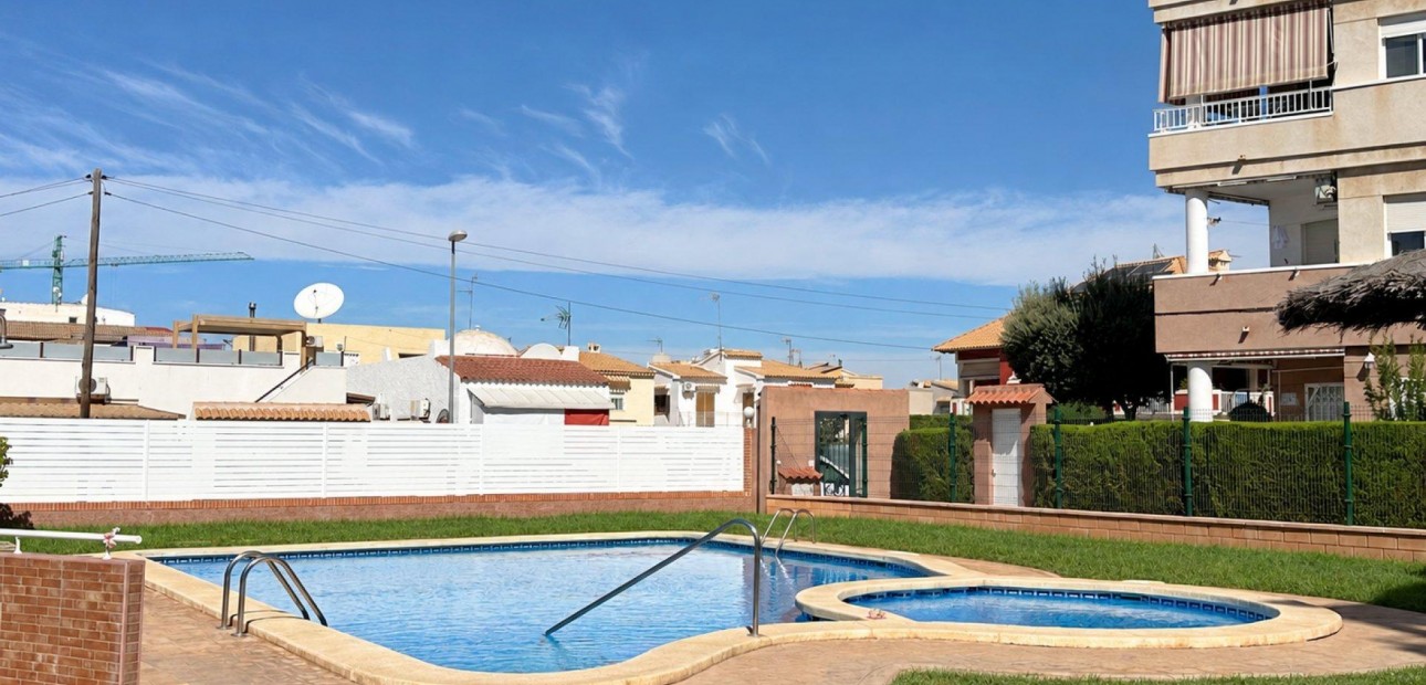 Sale - Apartment / flat -
Torrevieja - Playa del cura