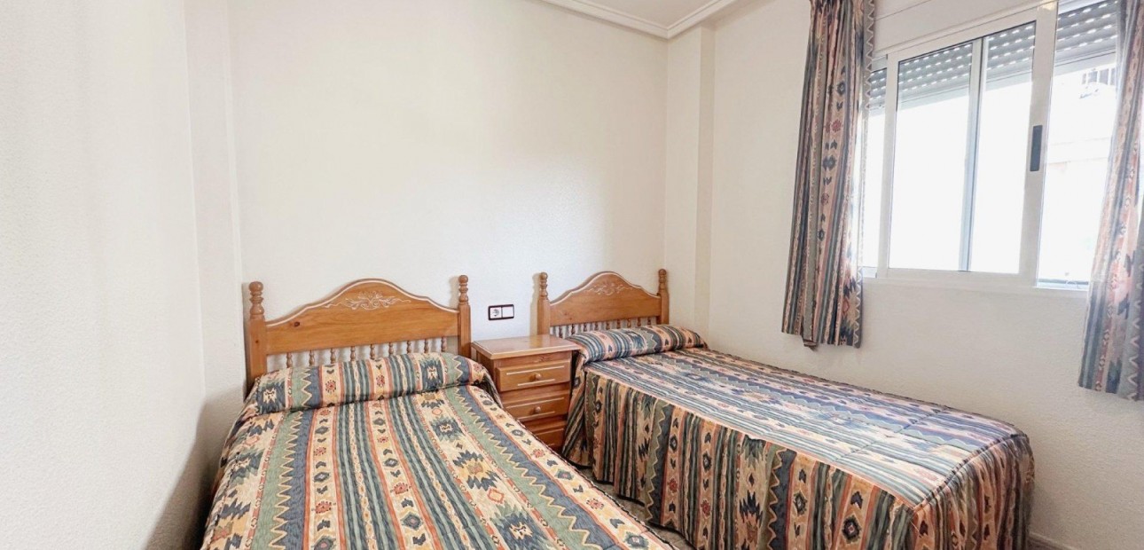 Sale - Apartment / flat -
Torrevieja - Playa del cura