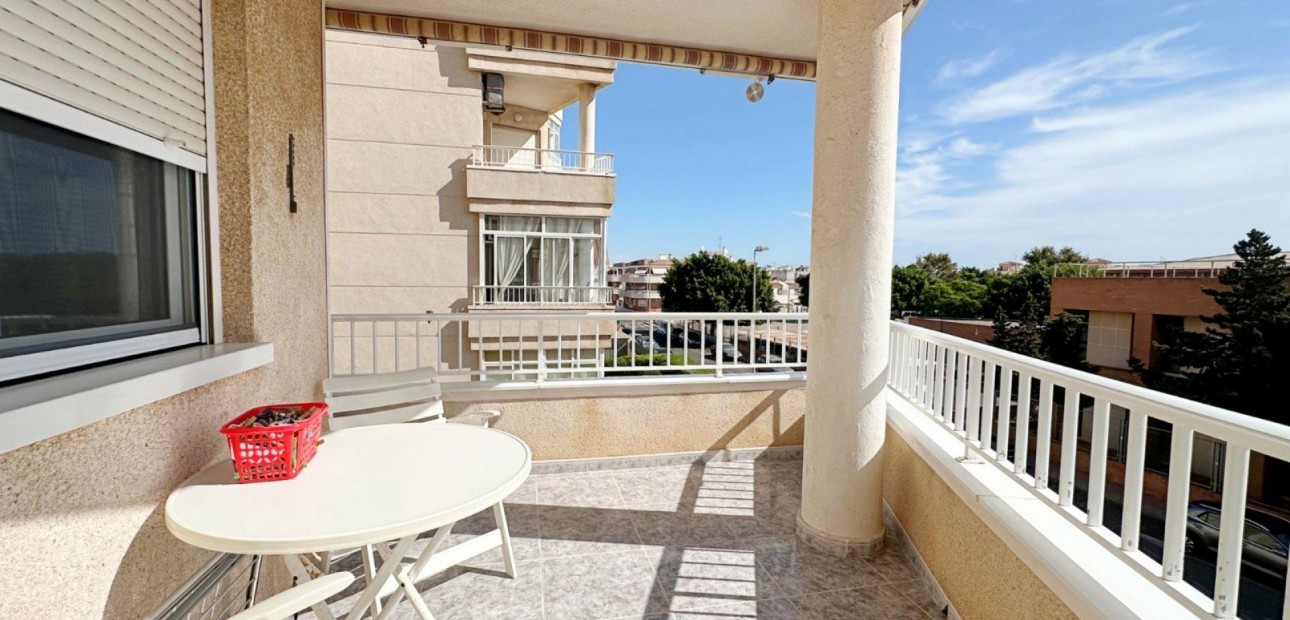 Sale - Apartment / flat -
Torrevieja - Playa del cura