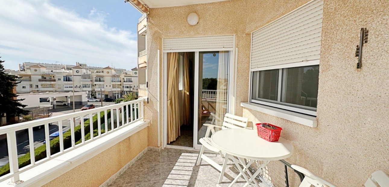 Sale - Apartment / flat -
Torrevieja - Playa del cura