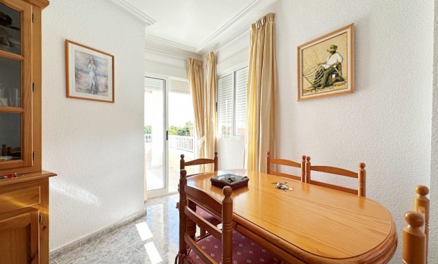 Sale - Apartment / flat -
Torrevieja - Playa del cura