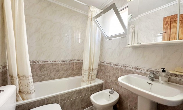 Sale - Apartment / flat -
Torrevieja - Playa del cura