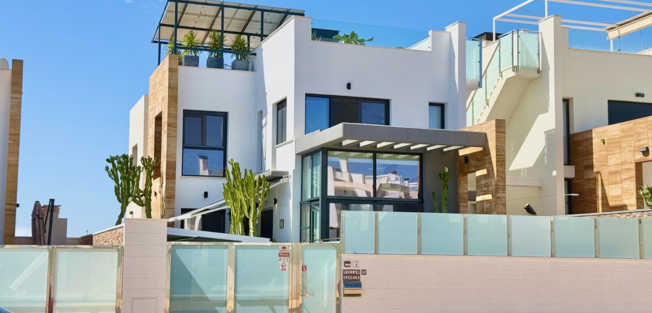 Sale - Detached Villa -
Orihuela Costa - Cabo Roig