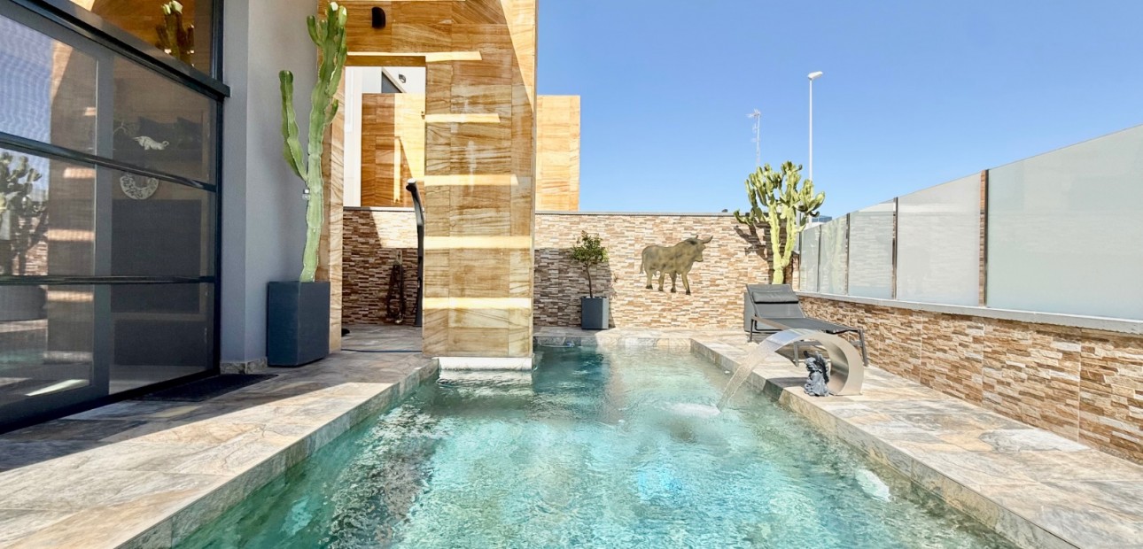 Sale - Detached Villa -
Orihuela Costa - Cabo Roig