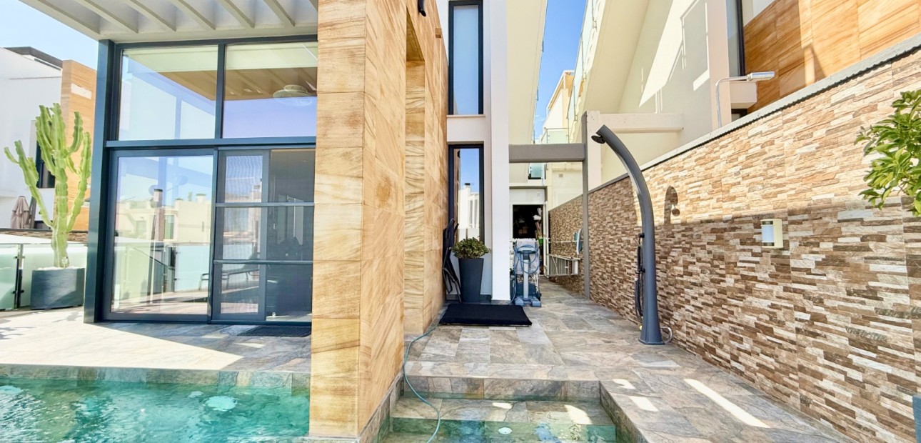 Sale - Detached Villa -
Orihuela Costa - Cabo Roig