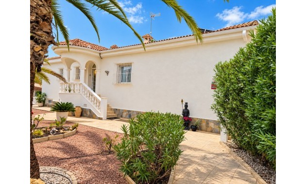 Sale - Detached Villa -
Ciudad Quesada - Doña Pepa