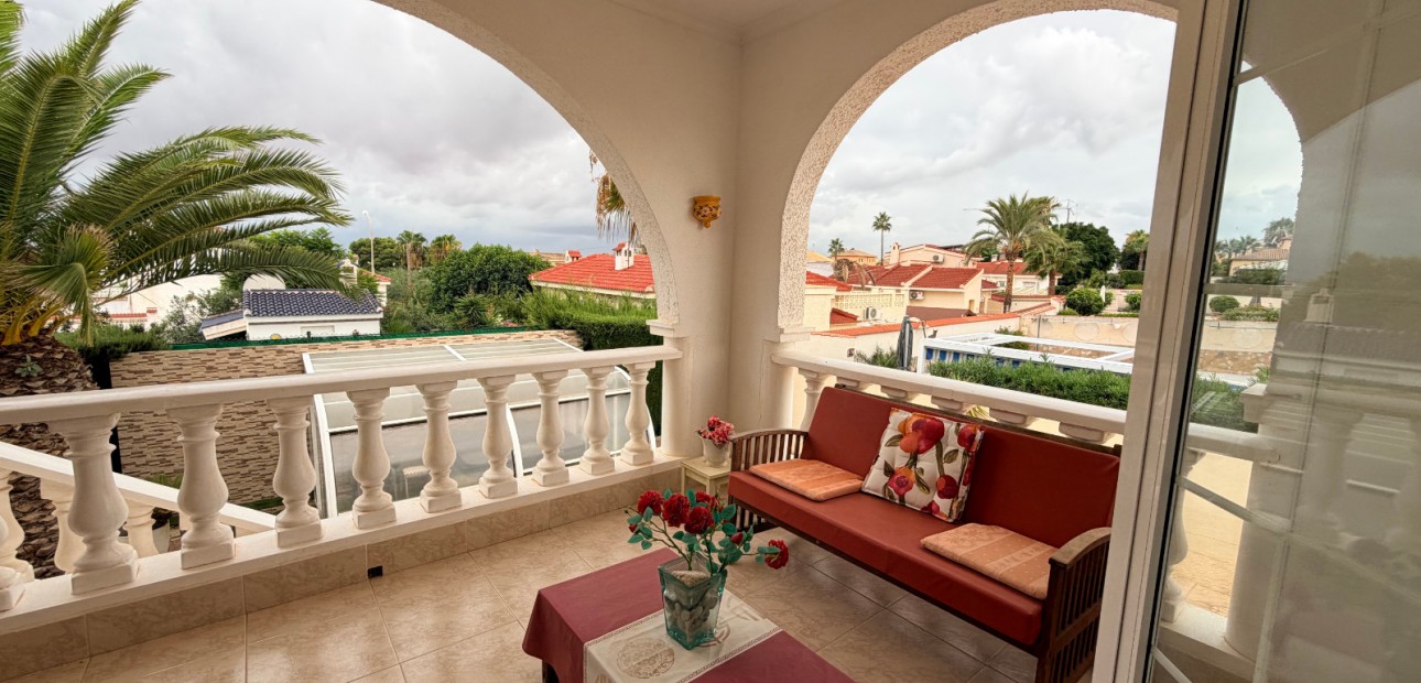Sale - Detached Villa -
Ciudad Quesada - Doña Pepa