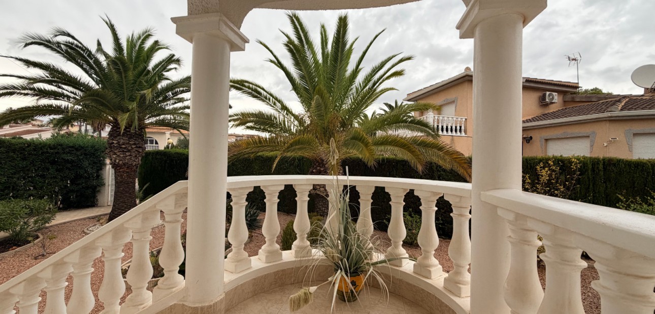 Sale - Detached Villa -
Ciudad Quesada - Doña Pepa