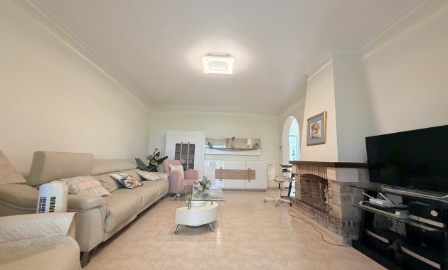 Sale - Detached Villa -
Ciudad Quesada - Doña Pepa