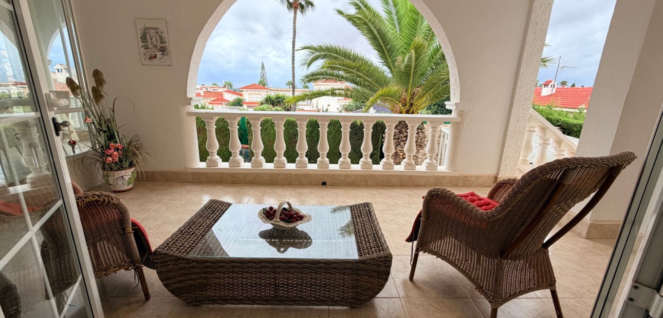 Sale - Detached Villa -
Ciudad Quesada - Doña Pepa