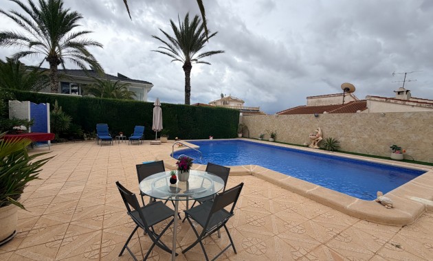 Sale - Detached Villa -
Ciudad Quesada - Doña Pepa