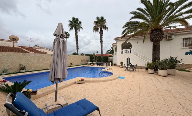 Sale - Detached Villa -
Ciudad Quesada - Doña Pepa