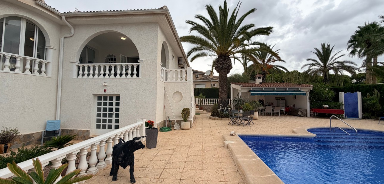 Sale - Detached Villa -
Ciudad Quesada - Doña Pepa