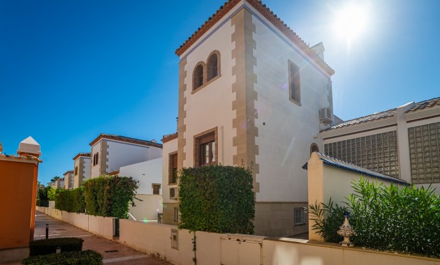 Venta - House -
Algorfa - ALGORFA