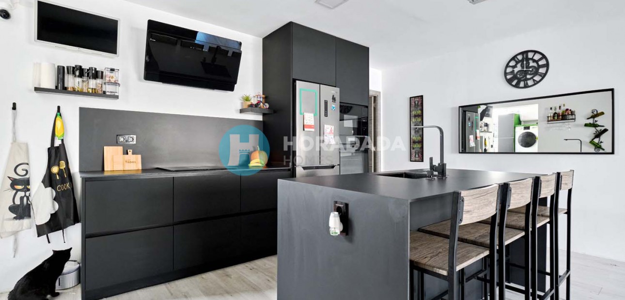 Sale - Apartment / flat -
Torre de La Horadada - Torre de La Horadada - Town