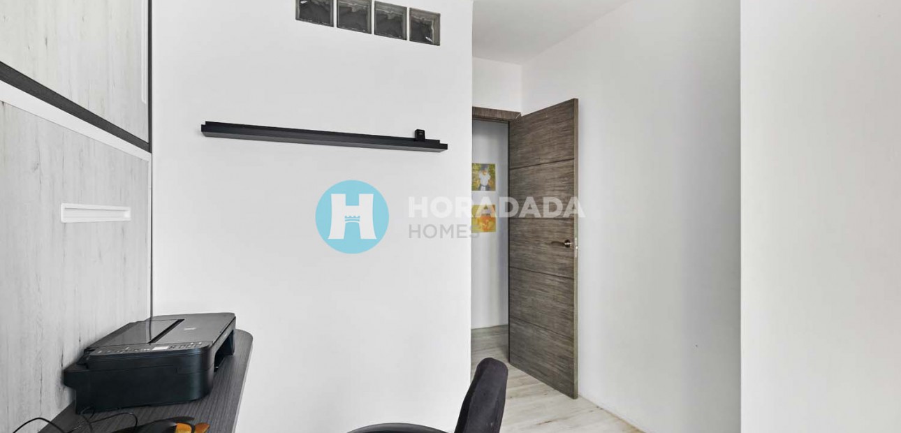 Sale - Apartment / flat -
Torre de La Horadada - Torre de La Horadada - Town