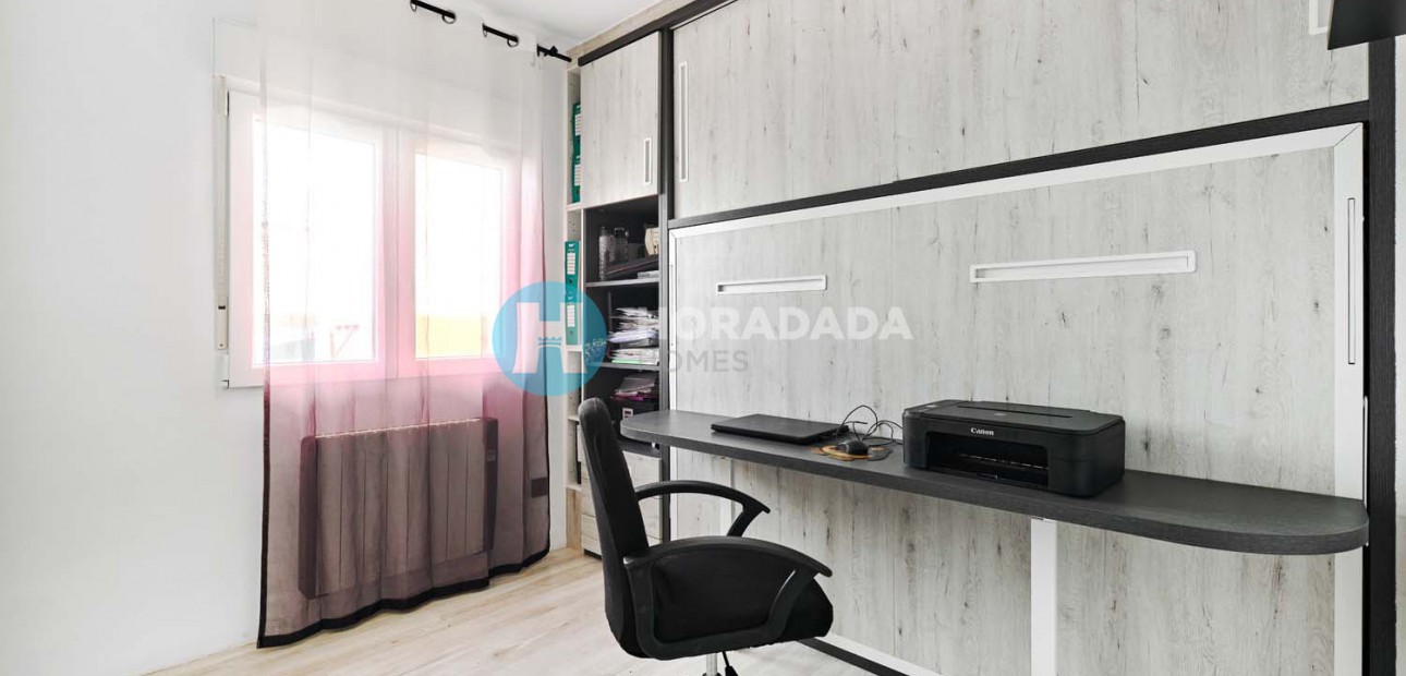 Sale - Apartment / flat -
Torre de La Horadada - Torre de La Horadada - Town