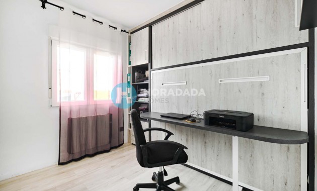 Sale - Apartment / flat -
Torre de La Horadada - Torre de La Horadada - Town