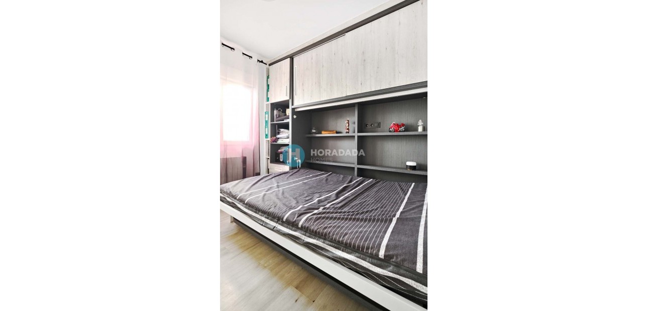 Sale - Apartment / flat -
Torre de La Horadada - Torre de La Horadada - Town