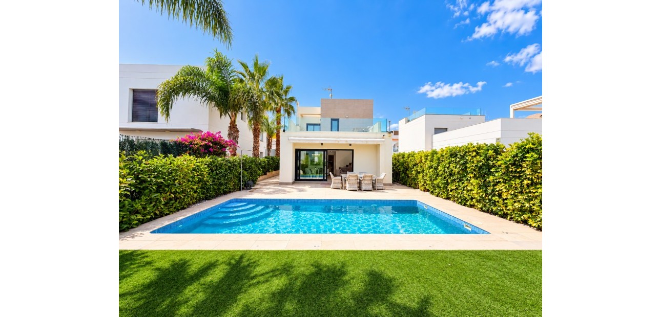 Sale - Detached Villa -
Ciudad Quesada - Doña Pepa