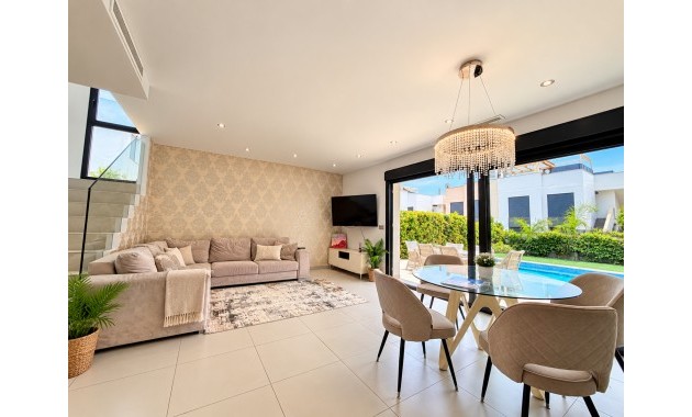 Sale - Detached Villa -
Ciudad Quesada - Doña Pepa